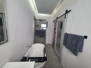 Terra Nova Suites and Spa - 5