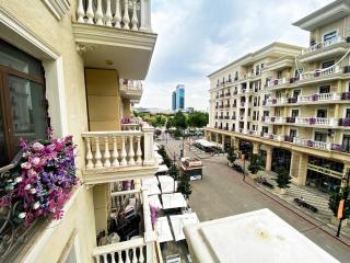 Boulevard Diamond Fountain view - 4