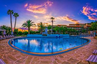 Lagomandra Hotel and Spa - 0
