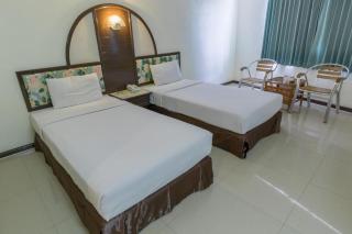 Lake Inn Hotel - 2