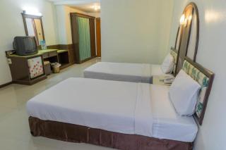 Lake Inn Hotel - 1