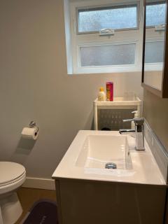 World Cup Cozy Stay l Quiet Westside l Near YVR - 9