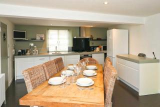 Spacious 4-Bed flat in Central Padstow - 5