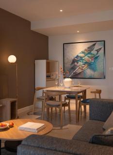 Zenity and D1Mension Apartment, 608 Võ Văn Kiệt, phường Cầu Kho, quận 1, Hồ Chí Minh - 1
