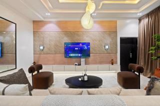 Kings Luxury Residence - 1