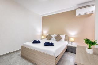Refined 2 bedroom apartment with balcony KARP1-9 - 2