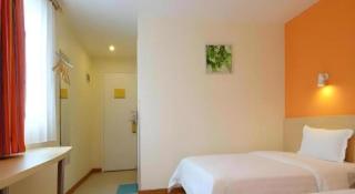 7 Days Inn Luzhou Commercial Pedestrian Street Center - 9