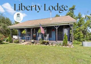 Liberty Lodge Countryside Stay! Hot Tub, Sunsets - 0