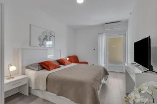 Villa King Apartments - 1