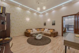 Urban Courtyard Haven in Ujlipotvaros - 5