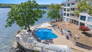 Reel Relaxation Waterfront Comfort & Views - 9