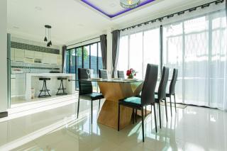 The V Twin 8 BR villa - 5