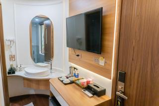 Grand Luxury Hotel - 8