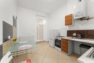 Kraków Główny Downtown Apartment by BookingHost - 2