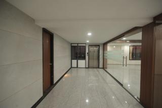 Royal Palace Hotel Surat Velanja - 4
