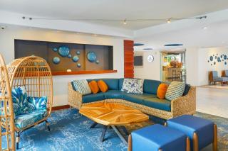 Courtyard by Marriott Waikiki Beach - 5