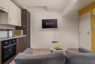 City Centre Apartment - close by to all main shops, attractions, bars & more! - 4