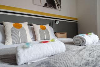 City Centre Apartment - close by to all main shops, attractions, bars & more! - 9