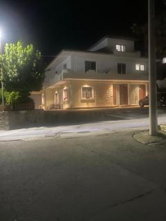 Guest House Nuhellari - Family stay & Breakfast near Osumi Canyons - 7