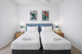 2BR Night Life -Pool -2Car parking-Rooftop-Intercom - 3