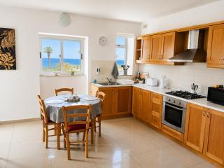 'Ammorin' with Seaview - 2 Bedrooms - 4