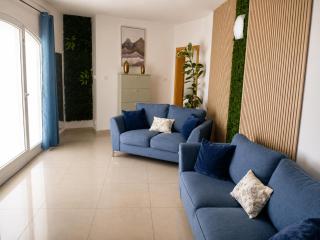 'Ammorin' with Seaview - 2 Bedrooms - 6