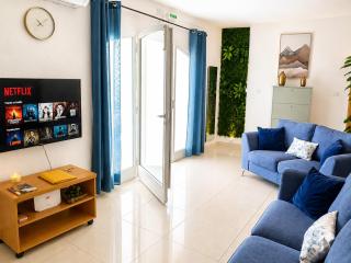 'Ammorin' with Seaview - 2 Bedrooms - 5