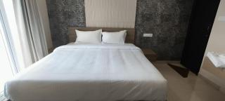 Skyline Suites - 9