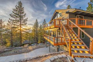 Tahoe Nirvana Mountain and Lake View - 0