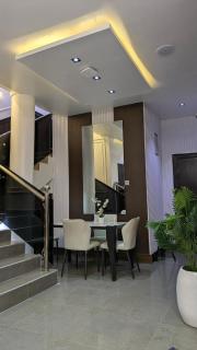 Modern Luxury 3BR Home 15 mins to Ikeja - 5