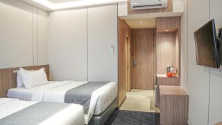 New Hollywood Pekanbaru Hotel - 2