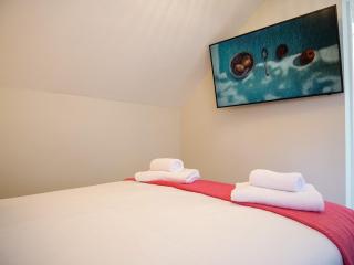 Experience Dingle at Main Street - Room 5 - 3