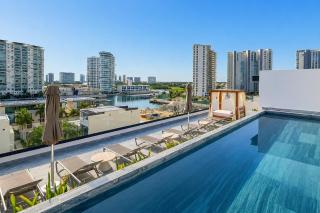 Luxury Retreat in Puerto Cancun with Rooftop Pool - 9