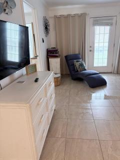 Ocean Front Condo - 3 Bdrms - Hot Tubs - 2 Pools - Gym - Tennis ct - Shoreline Stays 2203 - 4