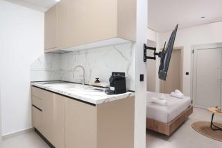 Kyklos Apartment Elegant Stay by the Sea - 9