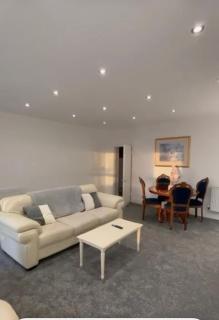 Luxury 2 bed en-suite central apartment - 0