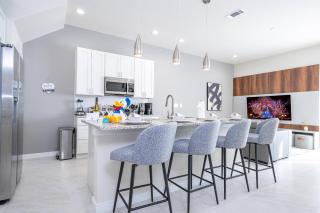 DLuxx Vacation Home 3 miles from Disney 7570 - Orlando - 9