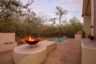 Croco-Manzi Modern Family Retreat in Marloth Park - 7