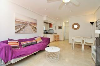 2 Bedroom Ground Floor Corner Bungalow with a Big Garden - 5