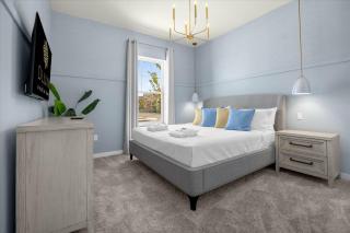 DLuxx Top Vacay 4 Miles from Disney 5 suites 7599 - 4
