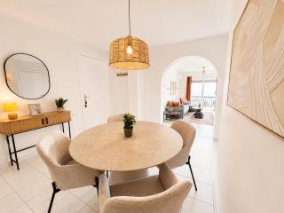 2 BR, Sea View, Balcony, Pool, Near Beach - Casa Terracotta - 1