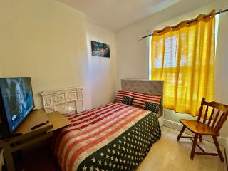 1 Bed & Breakfast West Brom - 8