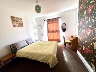 1 Bed & Breakfast West Brom - 2