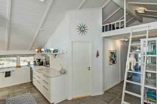 Holiday Home With Extraordinary Sea View At Røsnæs - 1