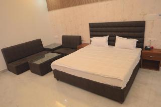 Hotel Maurya Greens - 9
