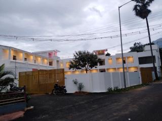 SK Gardens Inn - 6