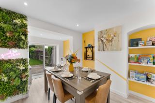 Modern House, Pool Table, Parking & Garden - 6