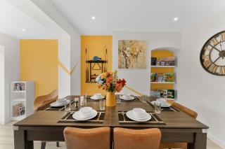 Modern House, Pool Table, Parking & Garden - 7