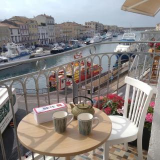 Grand T2 au COEUR DE VILLE avec VUE SUR QUAIS ET MER - 9