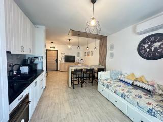 Baby Sea View and Pools Apartment- Mamaia Beach Resort - 6